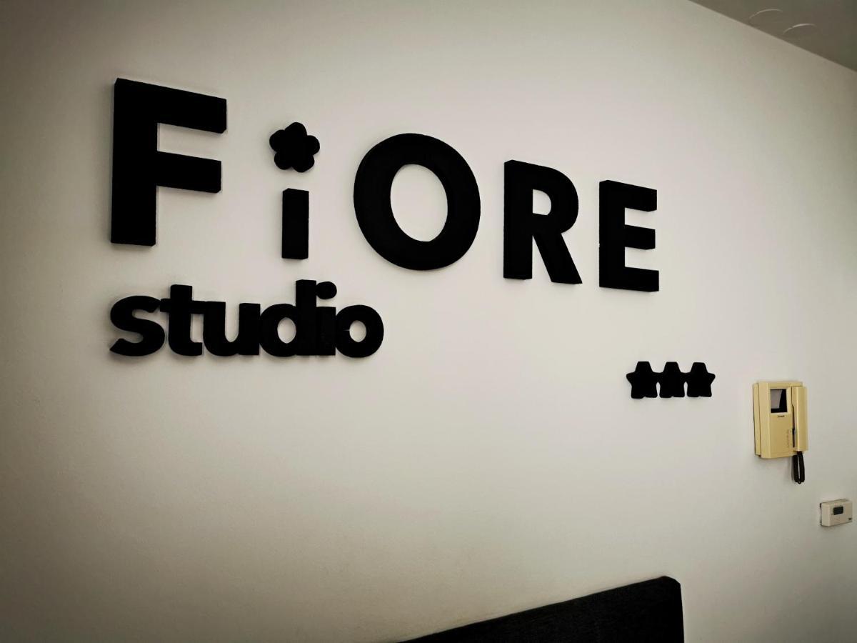 Fiore Self Check-In Ösek Dış mekan fotoğraf
